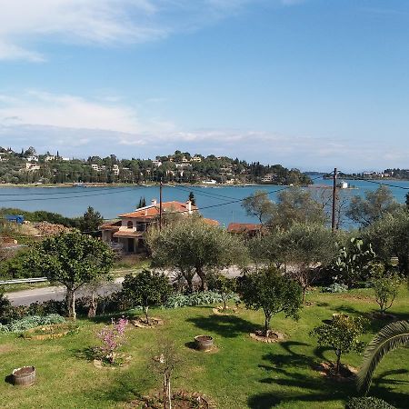 Athineos Apartments Комено Екстериор снимка